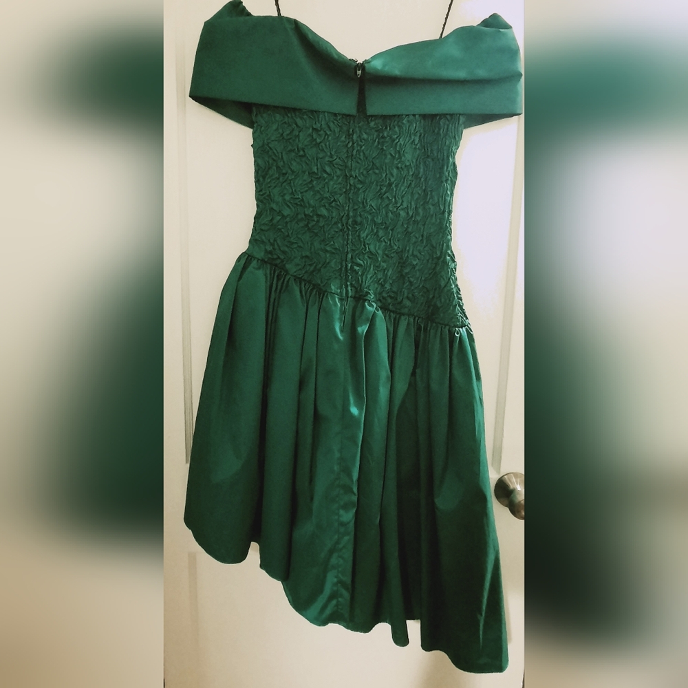 Formal Emerald Green Taffeta Dress by Betsy & Adam - Picture 3 of 7